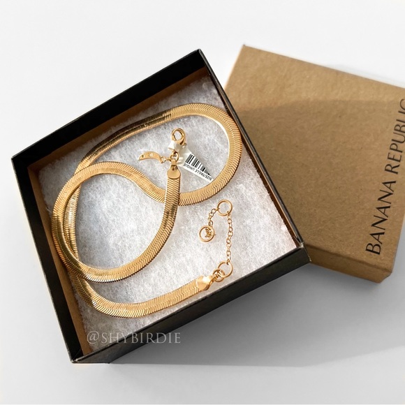 NWT Banana Republic Herringbone Snake Chain in Gold - Picture 9 of 12